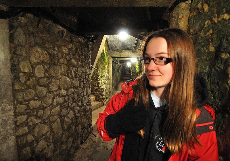 A student explores the underground 
tunnel systems and ‘death trenches’