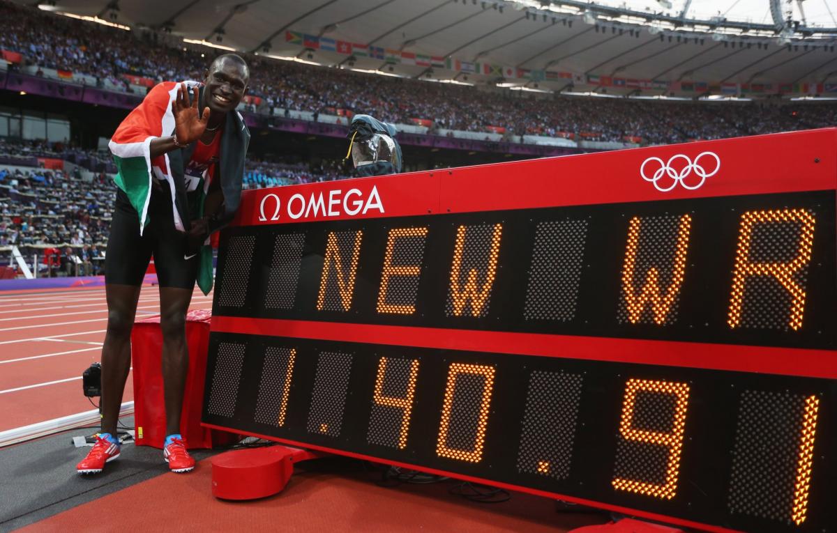 New World Record: David Rudisha of Kenya and his amazing 800m victory... 